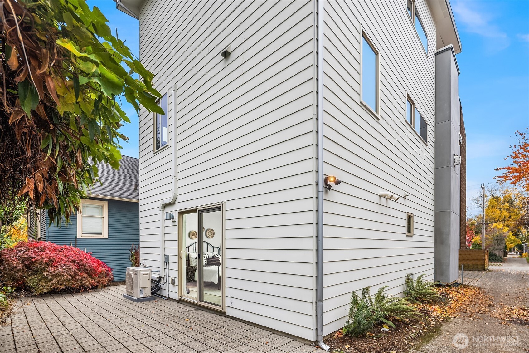 1550 NW 60th Street , Seattle, WA 98107