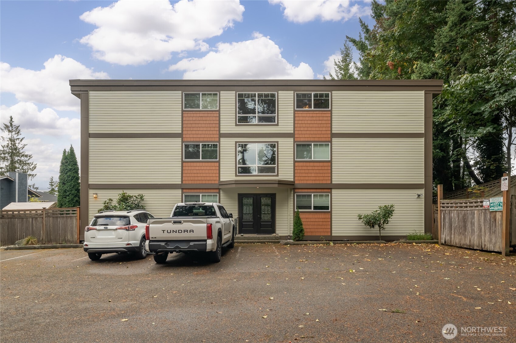7505 212th Street SW #C301, Edmonds, WA 98026