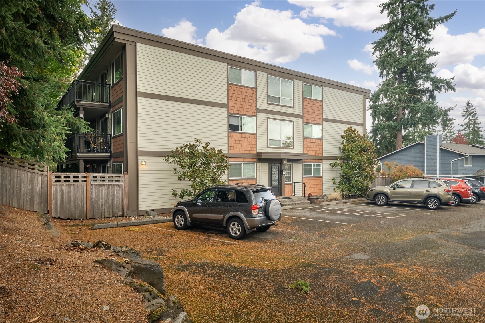 7505 212th Street SW #C301, Edmonds, WA 98026