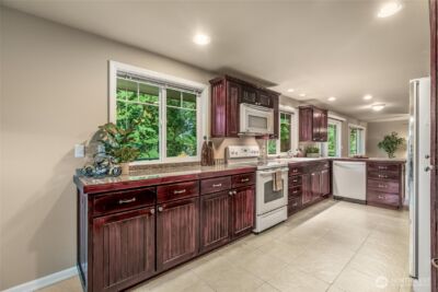 7505 212th Street SW #C301, Edmonds, WA 98026 - Photo 10