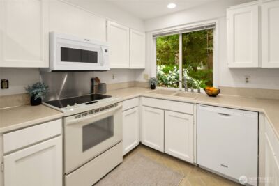 11917 Stendall Place N, Seattle, WA 98133 - Photo 19