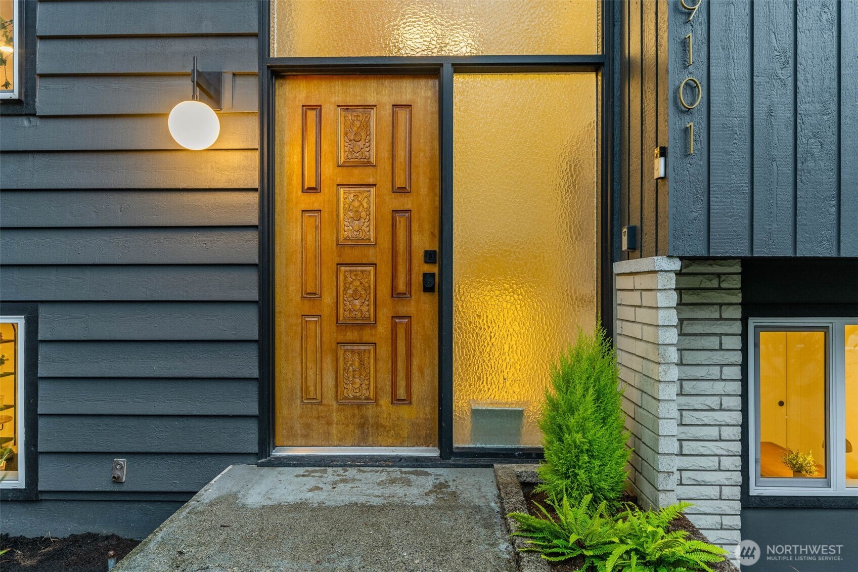 9101 30th Avenue NE, Seattle, WA 98115