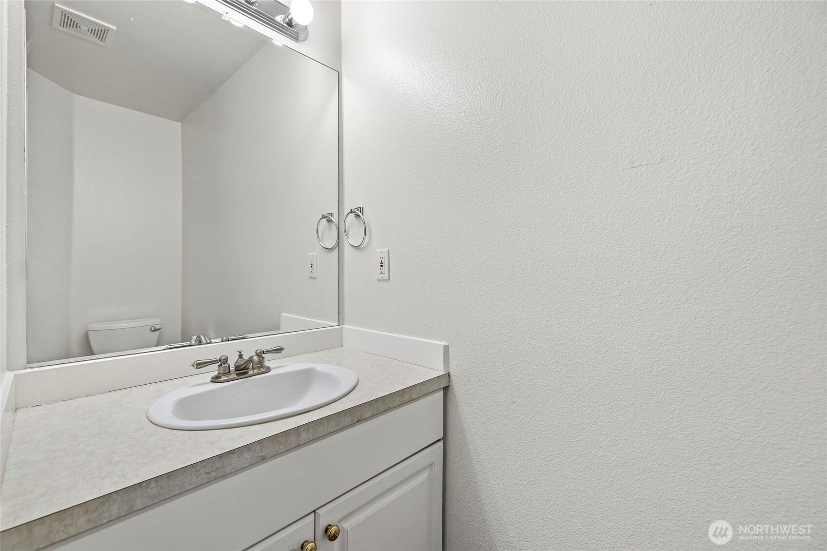 8823 Holly Drive #502, Everett, WA 98208