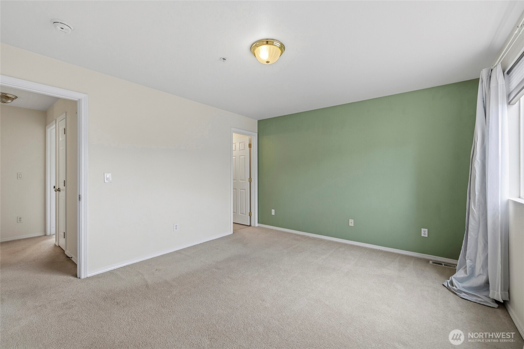 8823 Holly Drive #502, Everett, WA 98208