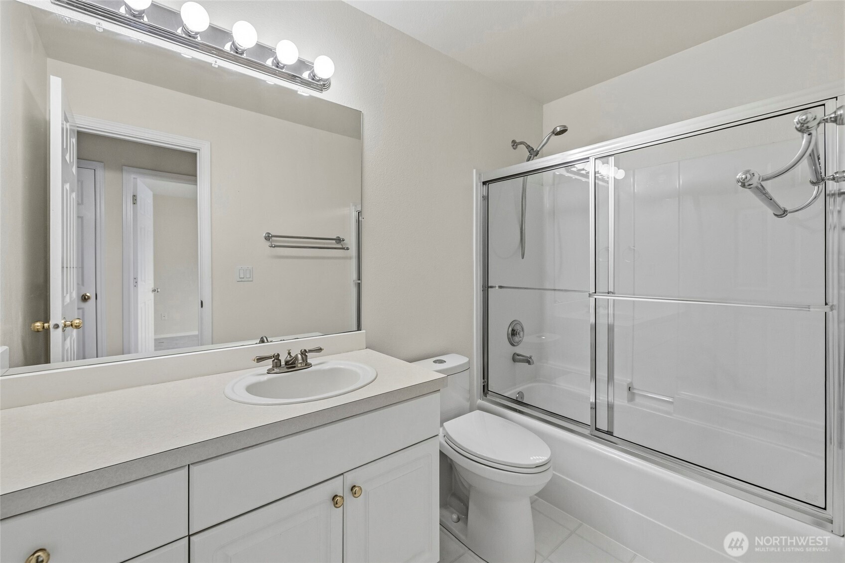 8823 Holly Drive #502, Everett, WA 98208