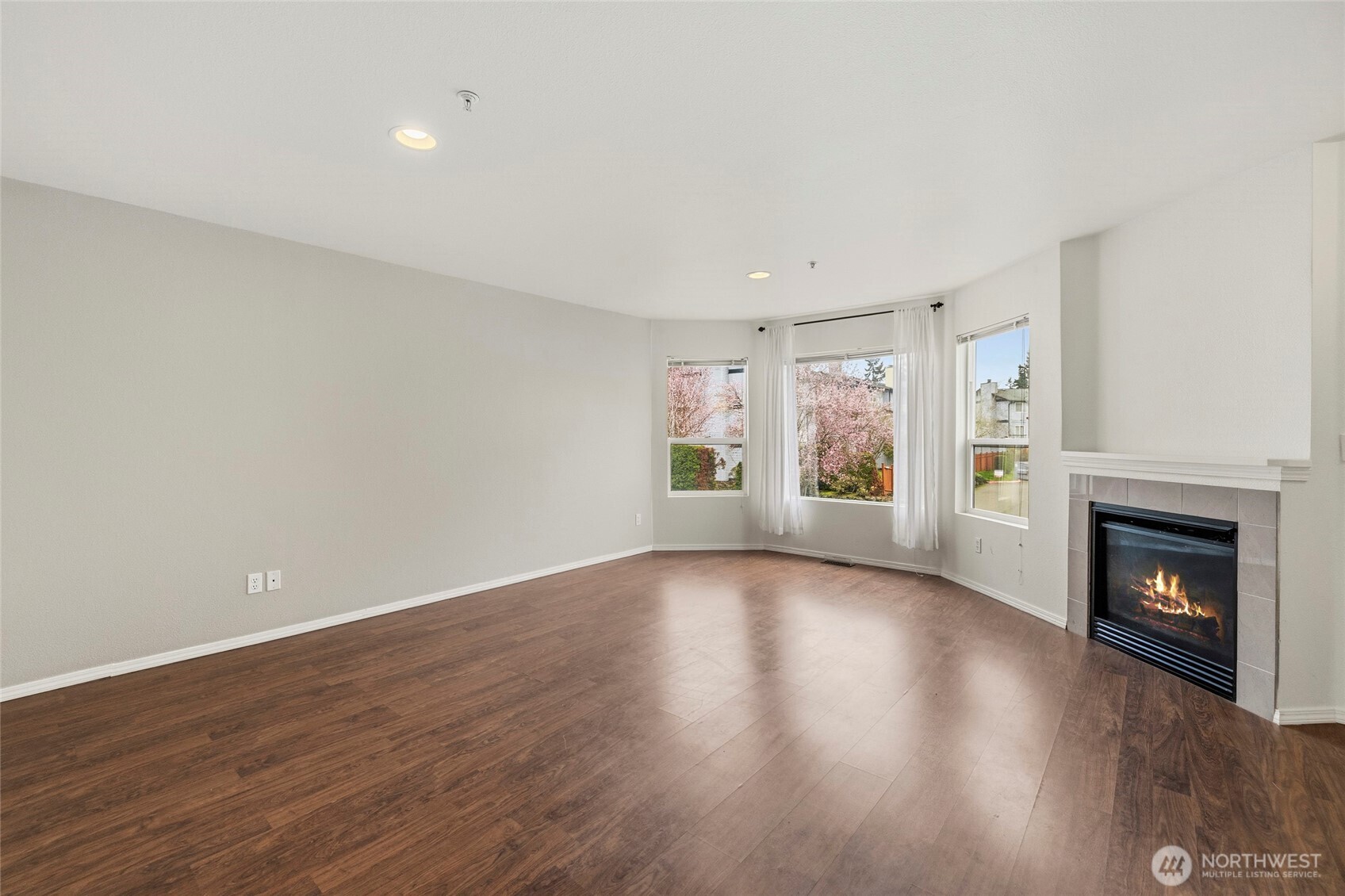 8823 Holly Drive #502, Everett, WA 98208