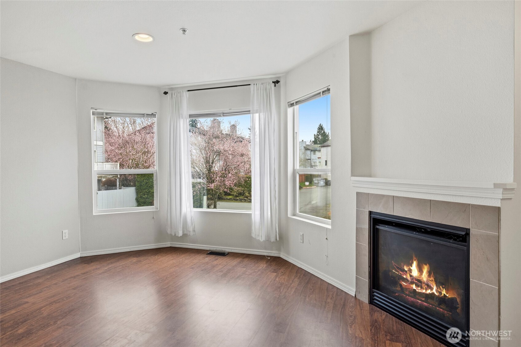 8823 Holly Drive #502, Everett, WA 98208