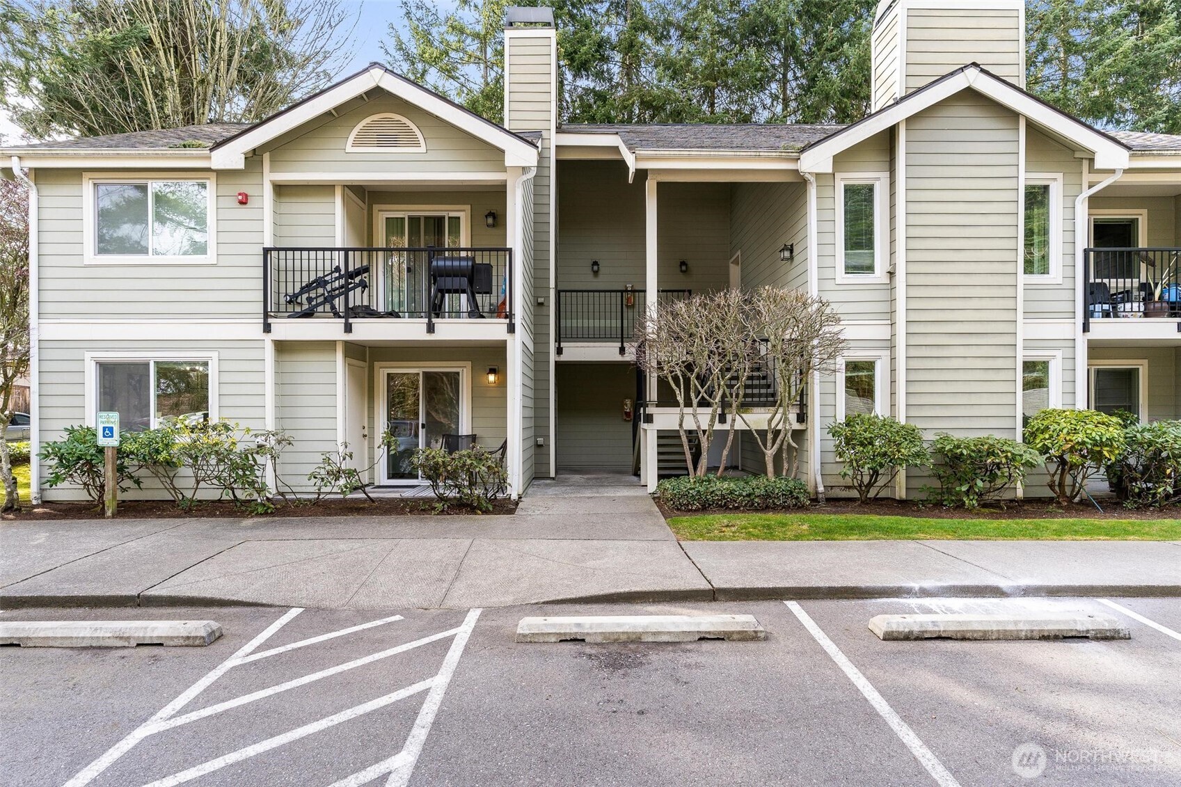 6525 200th Street SW #101, Lynnwood, WA 98036