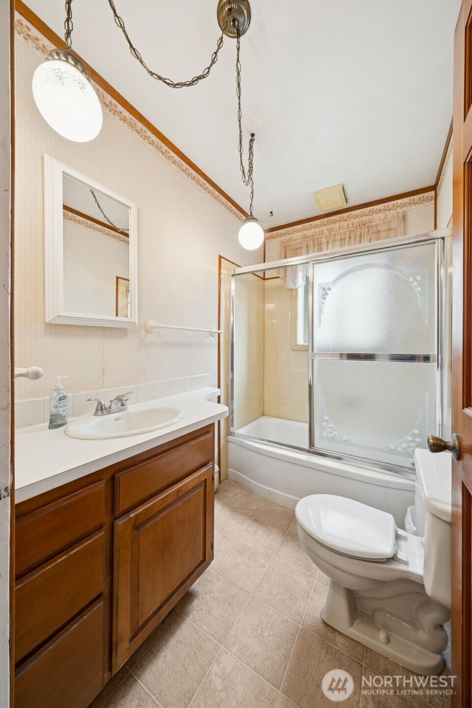 408 8th Avenue NE, Puyallup, WA 98372