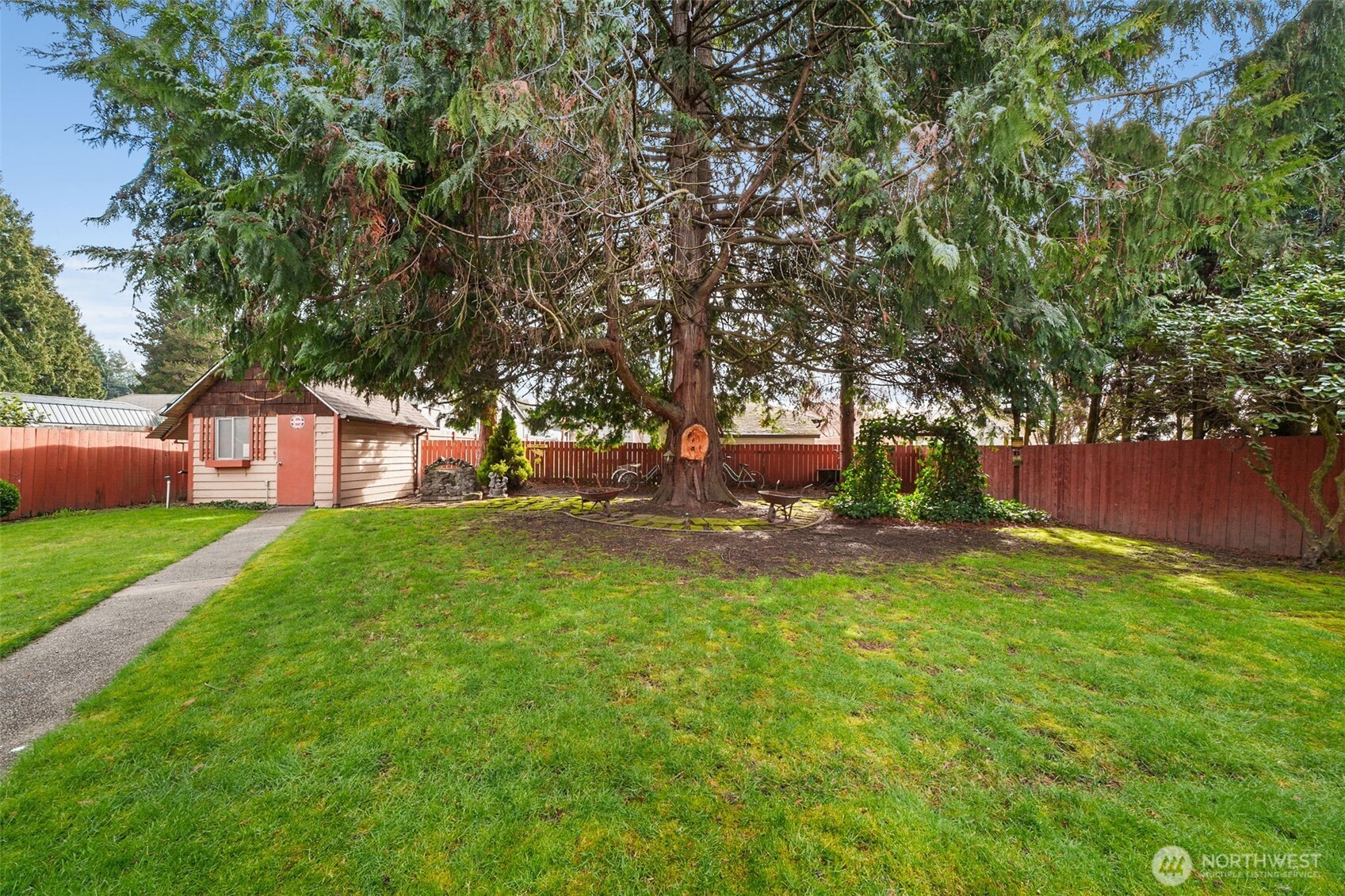 408 8th Avenue NE, Puyallup, WA 98372