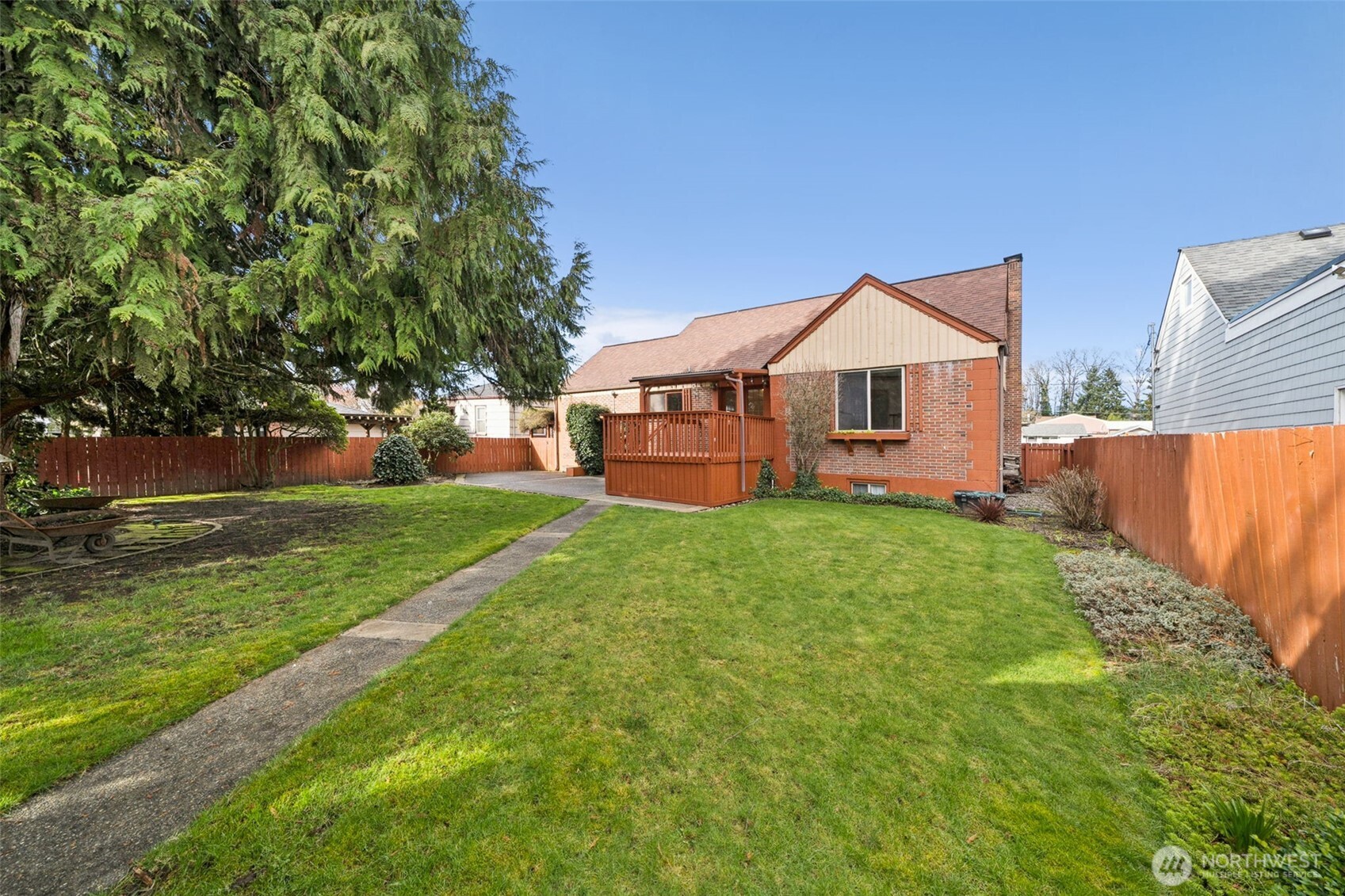 408 8th Avenue NE, Puyallup, WA 98372