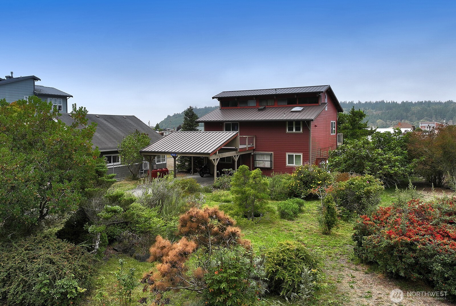 8122 Autumn Lane , Clinton, WA 98236