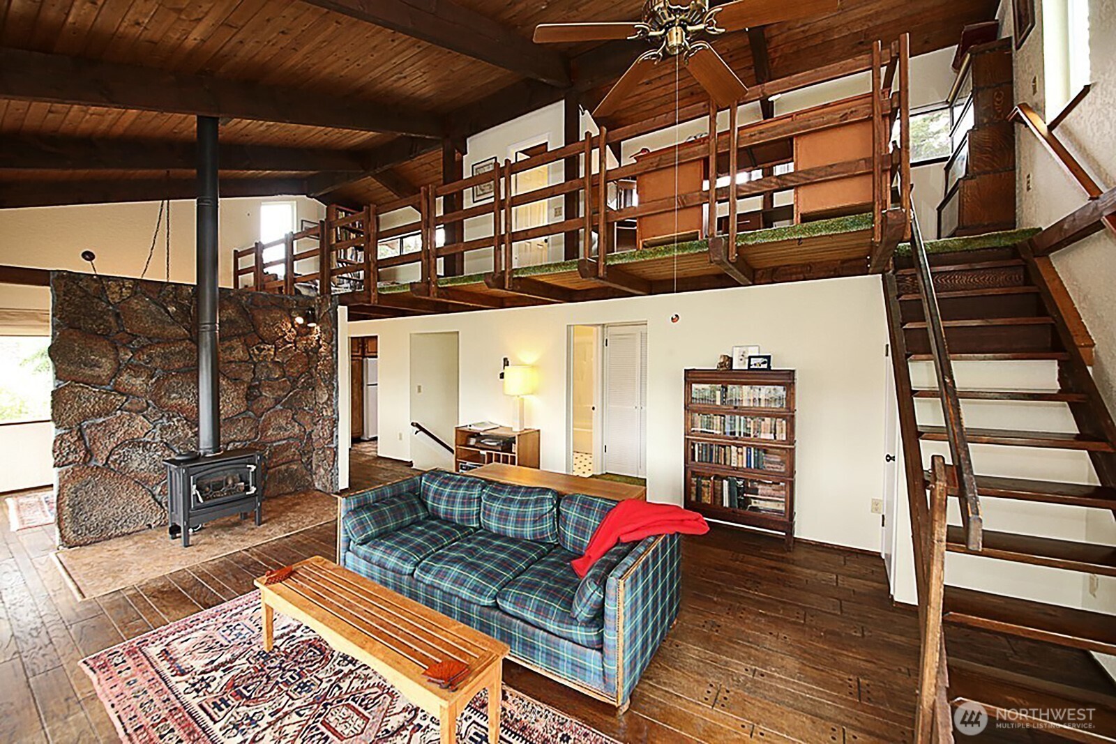 8122 Autumn Lane , Clinton, WA 98236