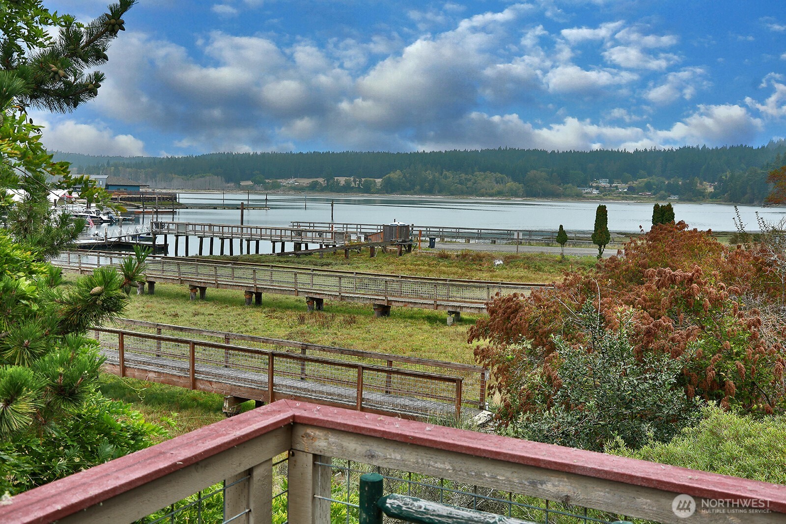 8122 Autumn Lane , Clinton, WA 98236