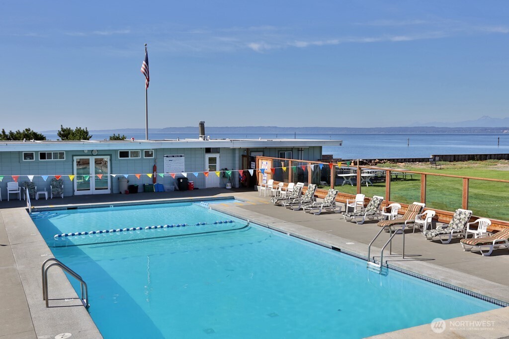 8122 Autumn Lane , Clinton, WA 98236