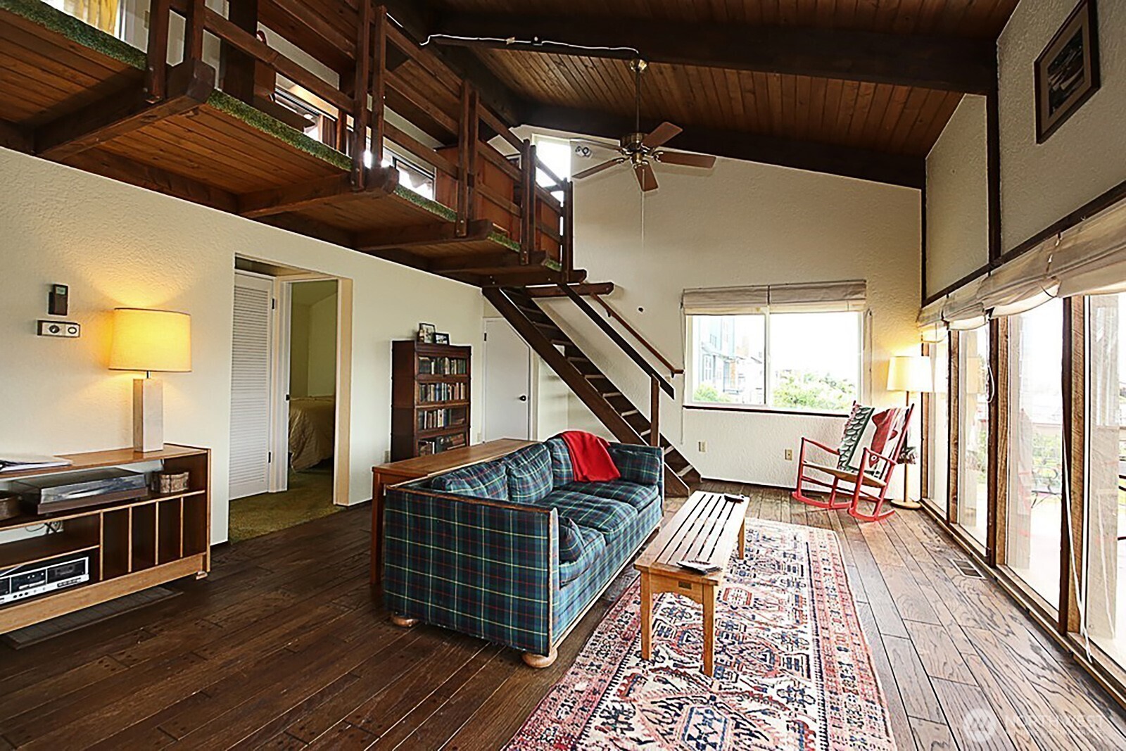 8122 Autumn Lane , Clinton, WA 98236