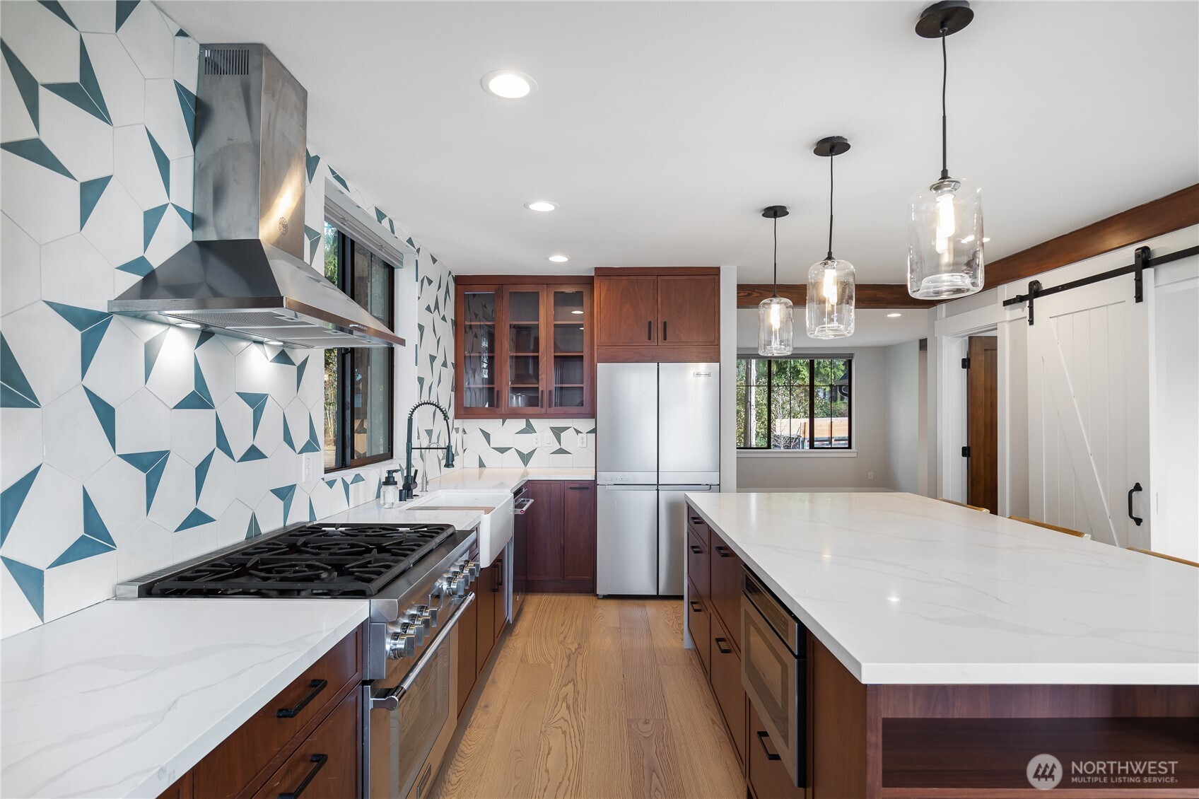 10715 2nd Avenue NW, Seattle, WA 98177-4807