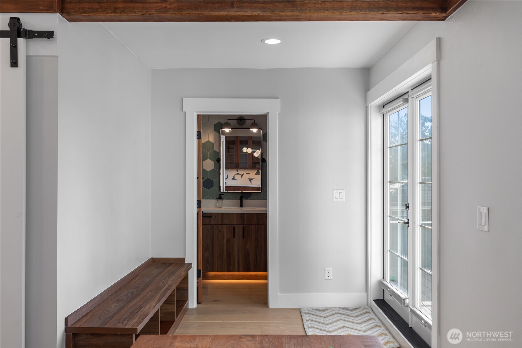 10715 2nd Avenue NW, Seattle, WA 98177-4807