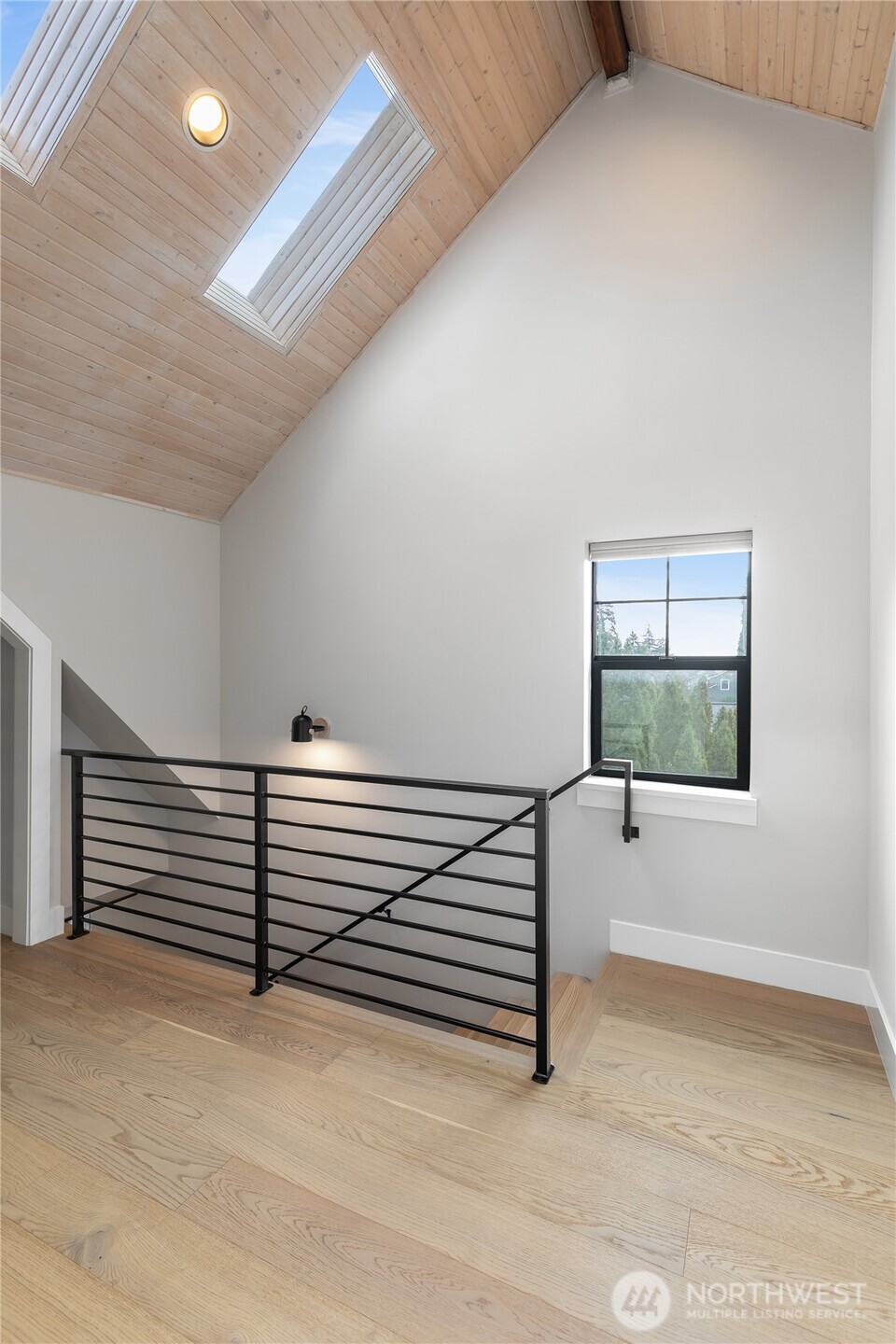 10715 2nd Avenue NW, Seattle, WA 98177-4807