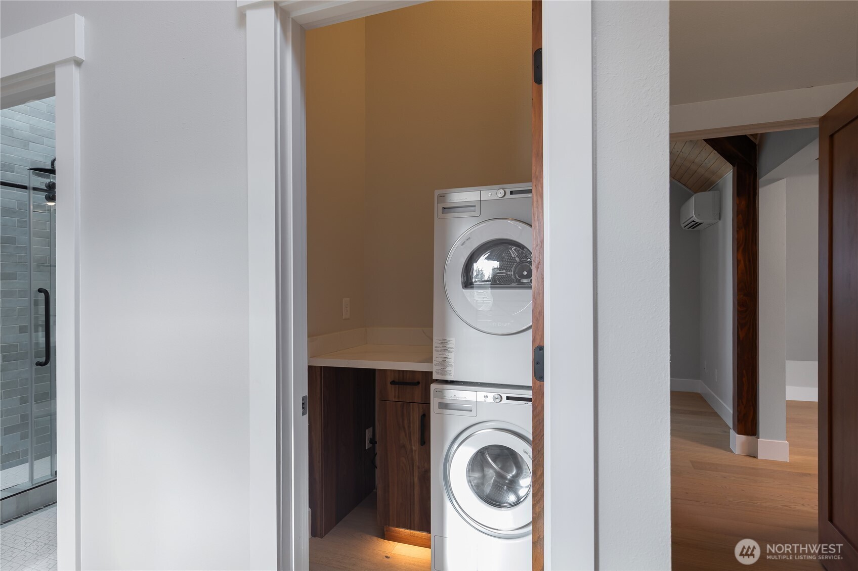 10715 2nd Avenue NW, Seattle, WA 98177-4807