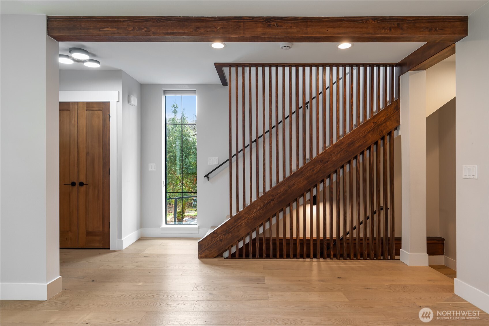 10715 2nd Avenue NW, Seattle, WA 98177-4807