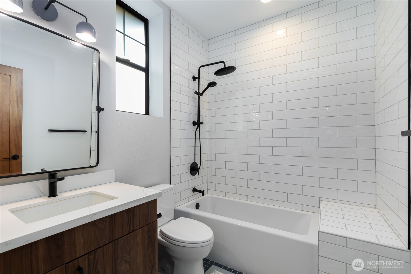 10715 2nd Avenue NW, Seattle, WA 98177-4807