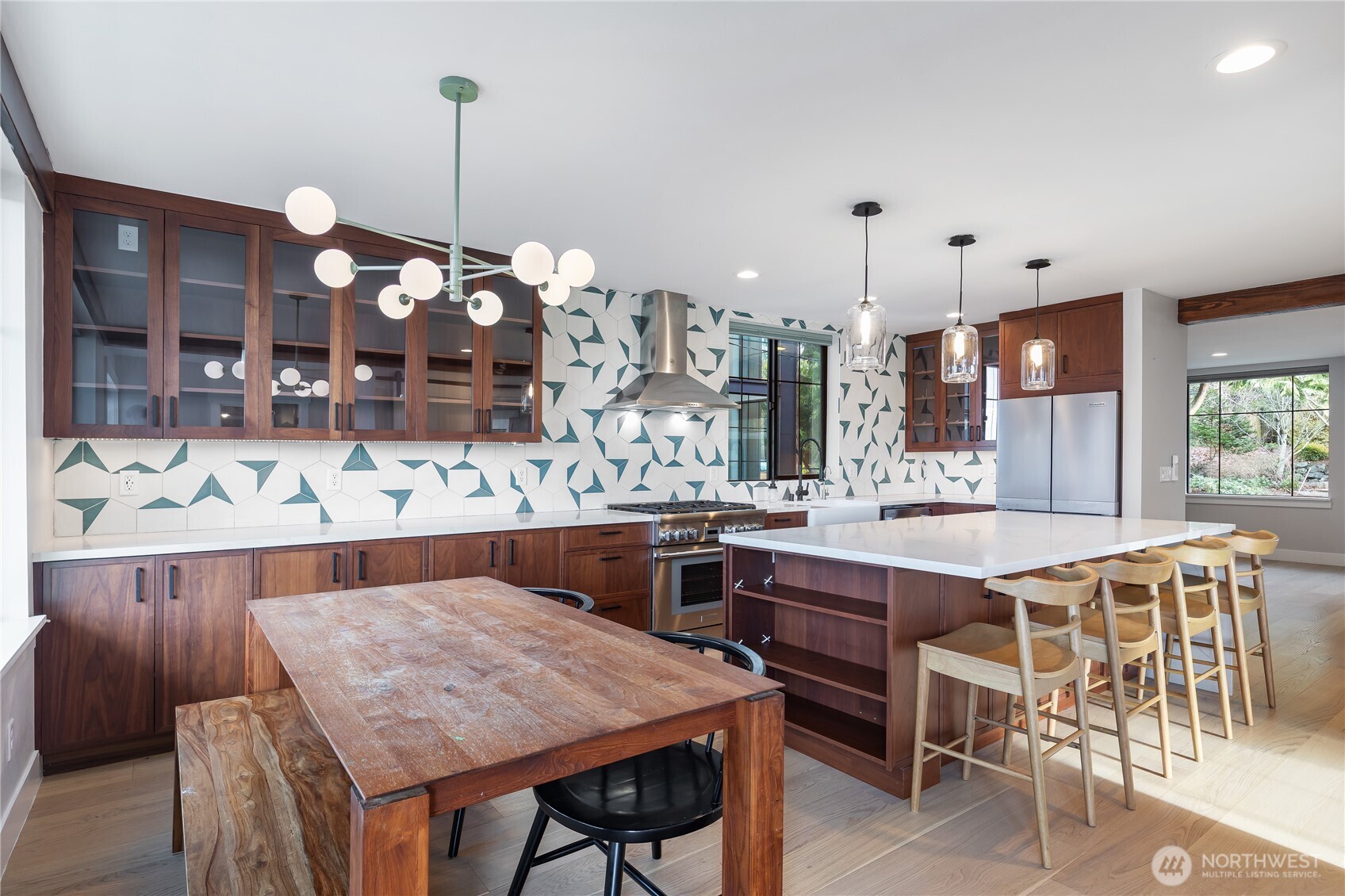 10715 2nd Avenue NW, Seattle, WA 98177-4807