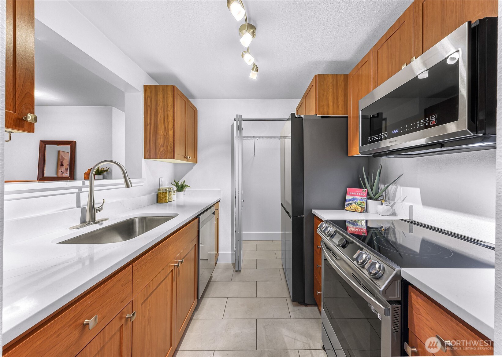 14002 NE 181st Place #A302, Woodinville, WA 98072