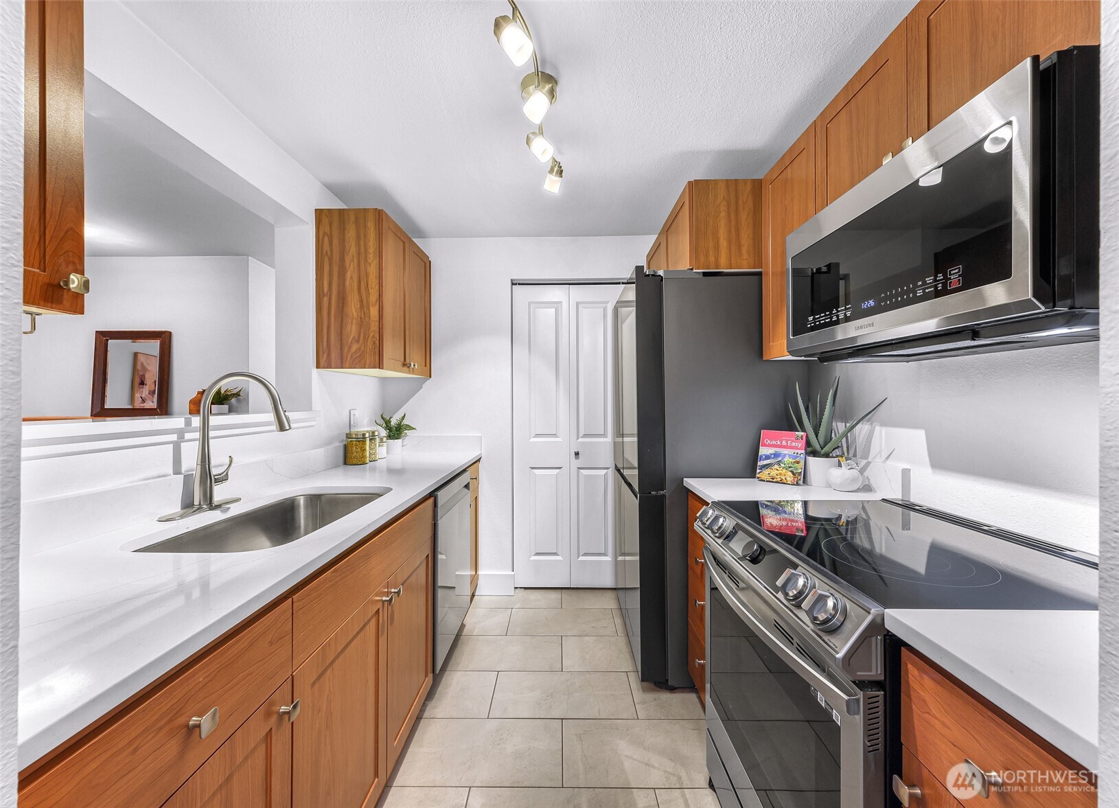 14002 NE 181st Place #A302, Woodinville, WA 98072