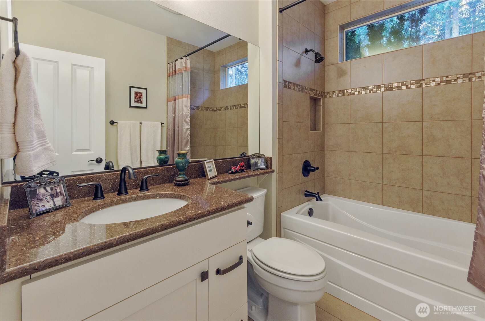 8520 Shaw Lane NE, Lacey, WA 98516