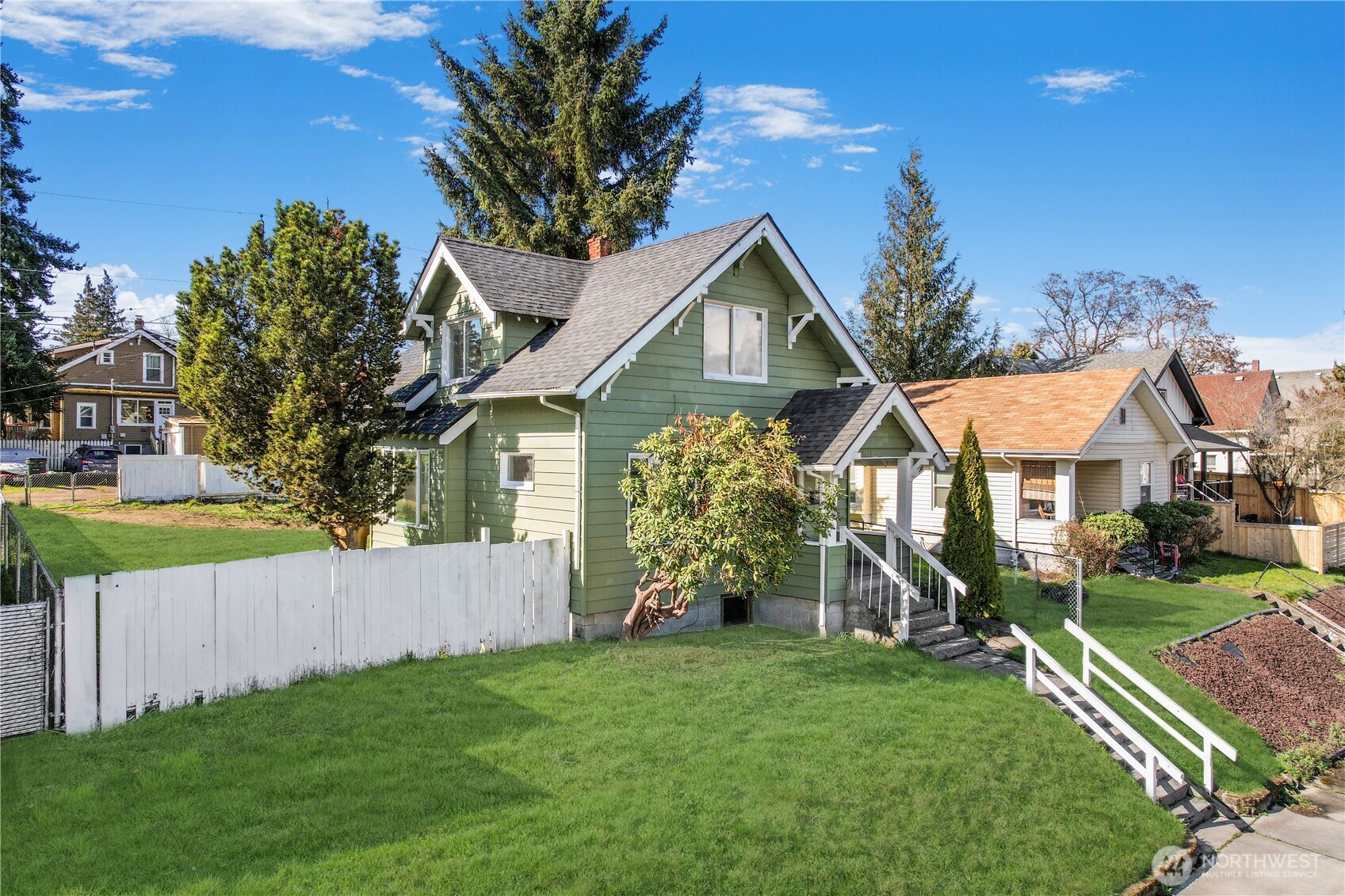 3718 E J ST , Tacoma, WA 98404