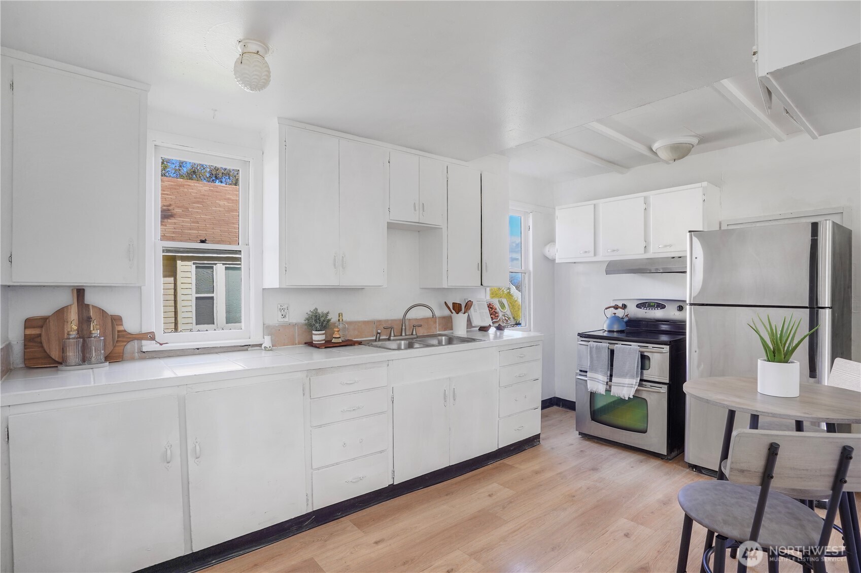 3718 E J ST , Tacoma, WA 98404