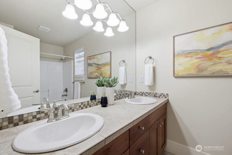 5236 NE 11th Court , Renton, WA 98059