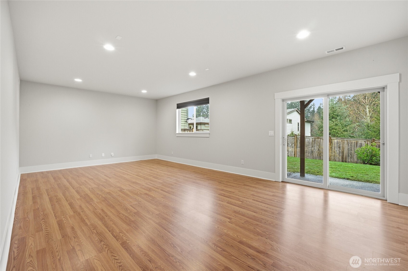 5236 NE 11th Court , Renton, WA 98059