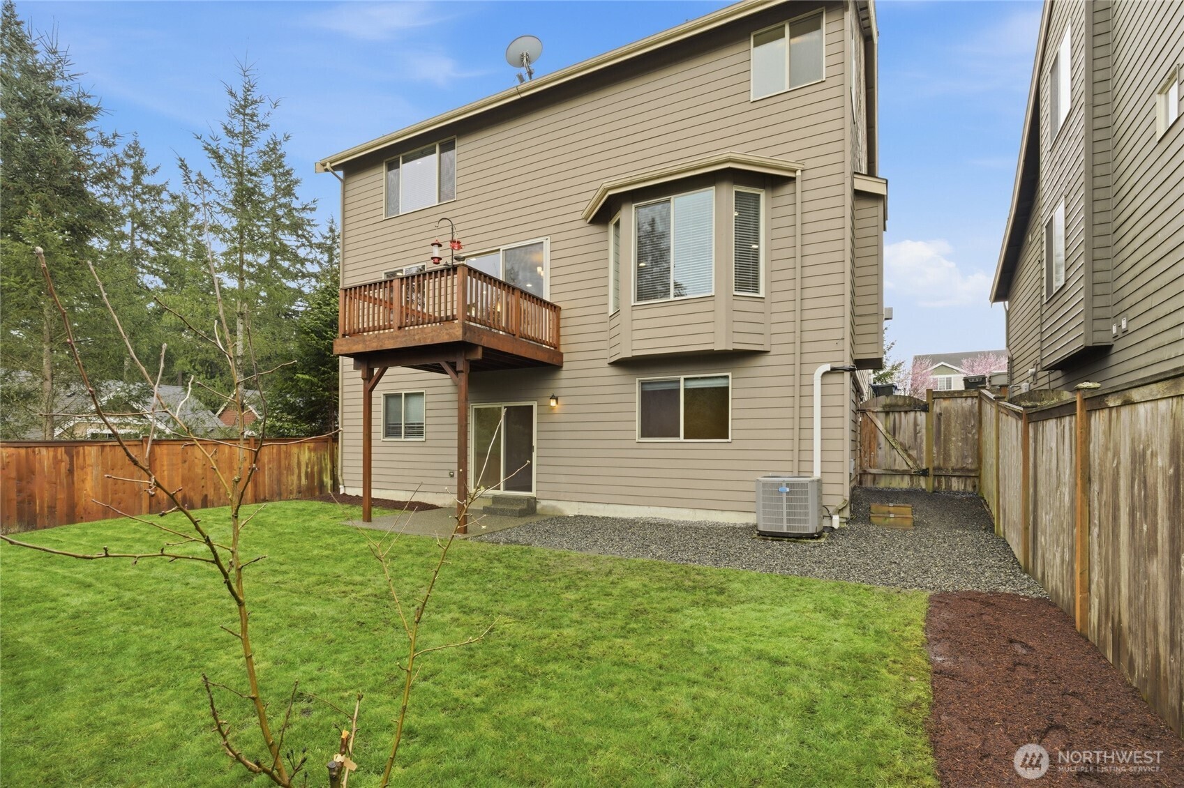 5236 NE 11th Court , Renton, WA 98059