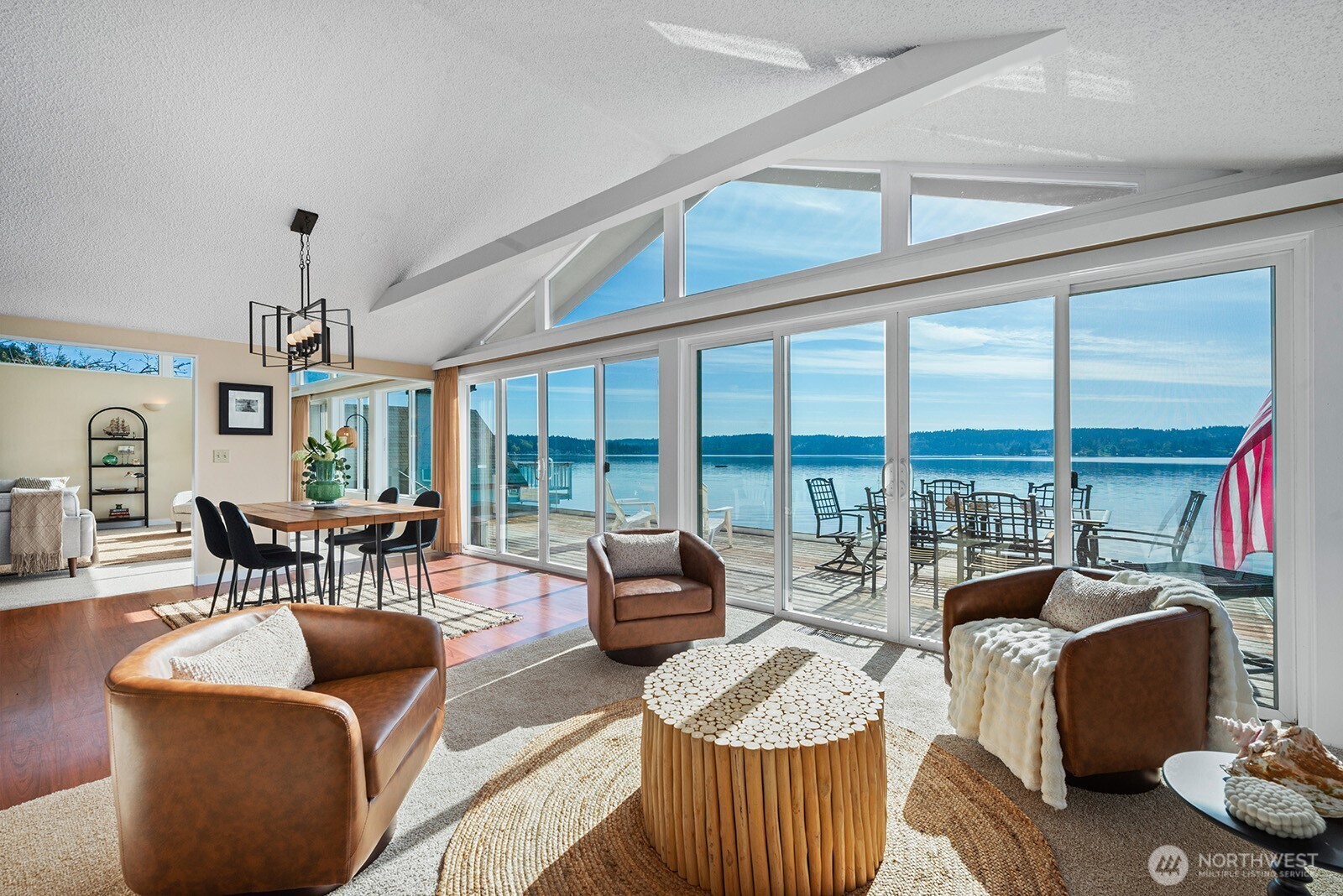 11613 SW Shawnee , Vashon, WA 98070