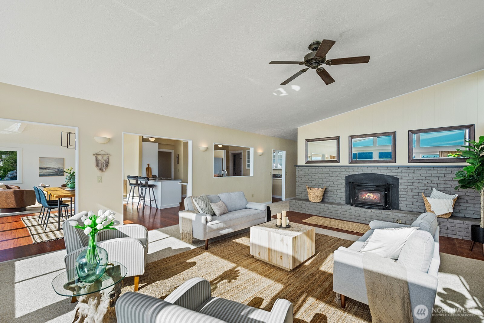 11613 SW Shawnee , Vashon, WA 98070