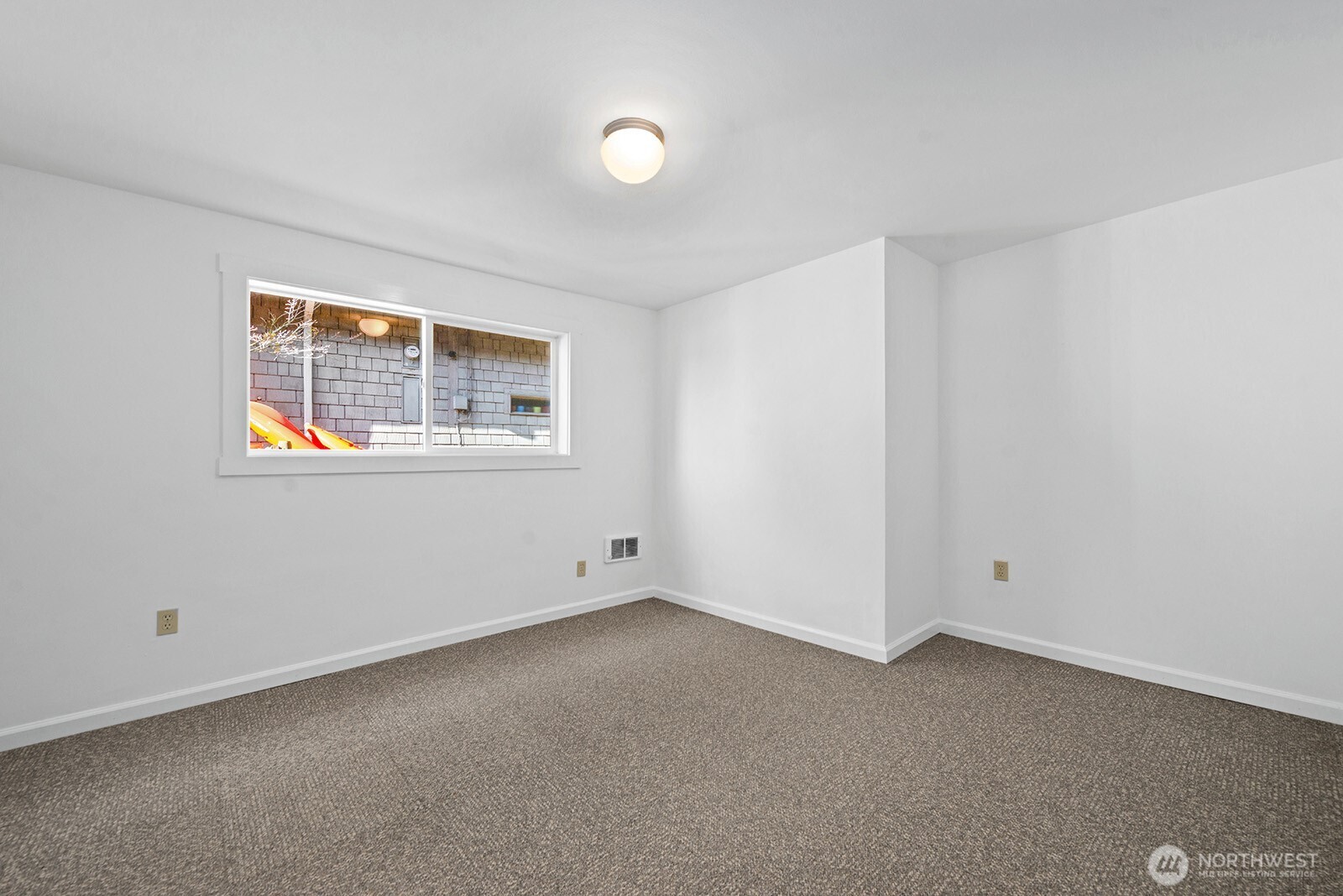 11613 SW Shawnee , Vashon, WA 98070