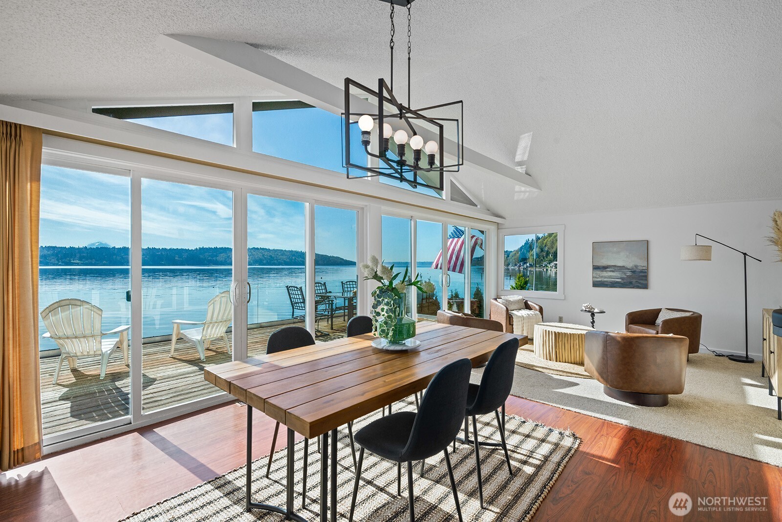 11613 SW Shawnee , Vashon, WA 98070