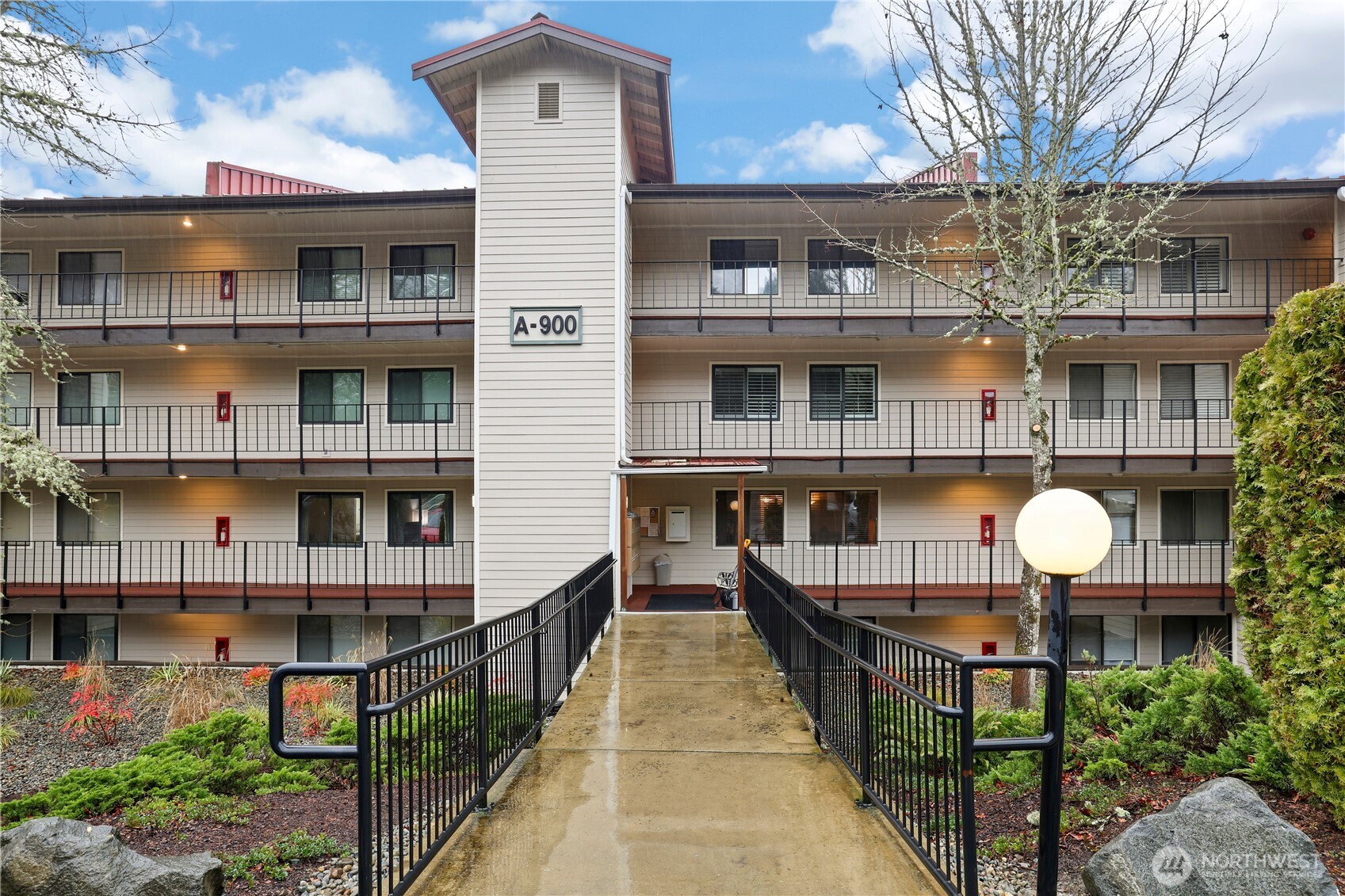 900 E Bay Drive NE #A203, Olympia, WA 98506