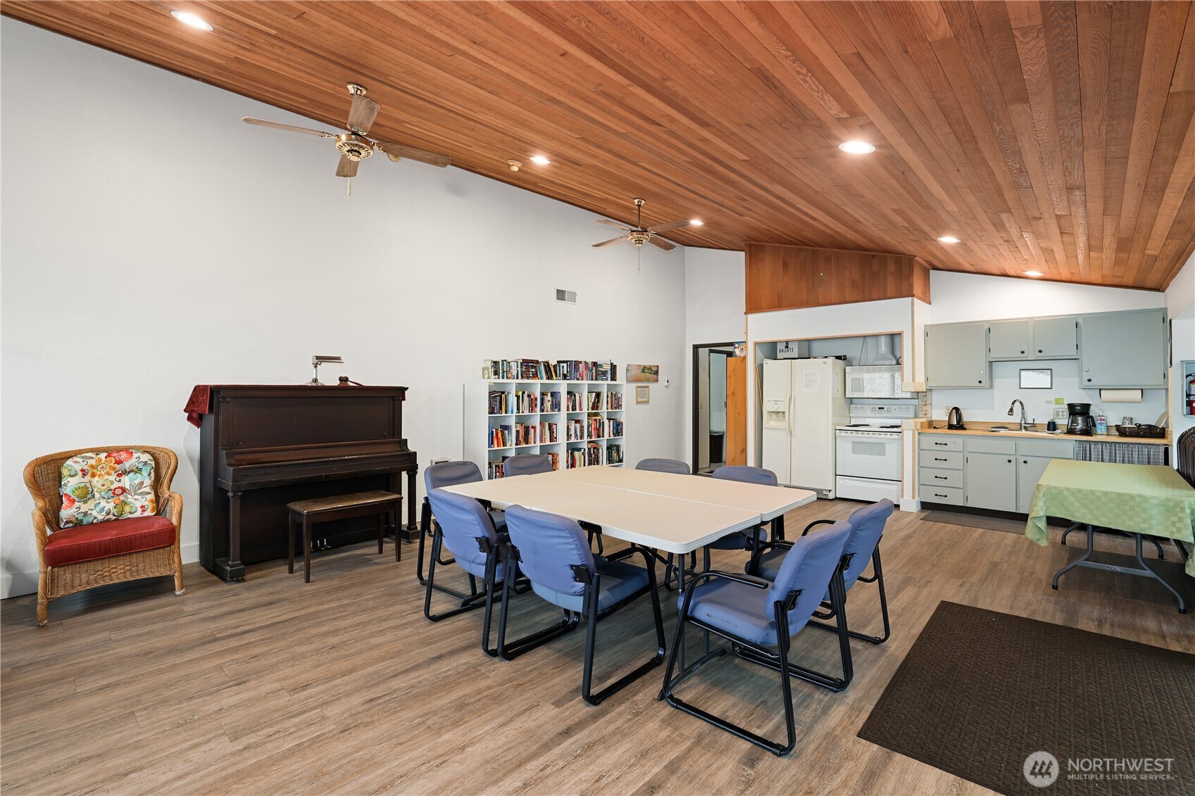 900 E Bay Drive NE #A203, Olympia, WA 98506