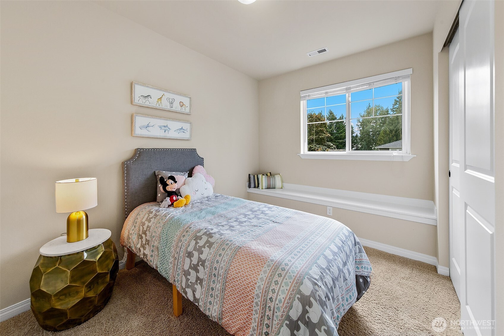 1528 211th Place NE, Sammamish, WA 98074