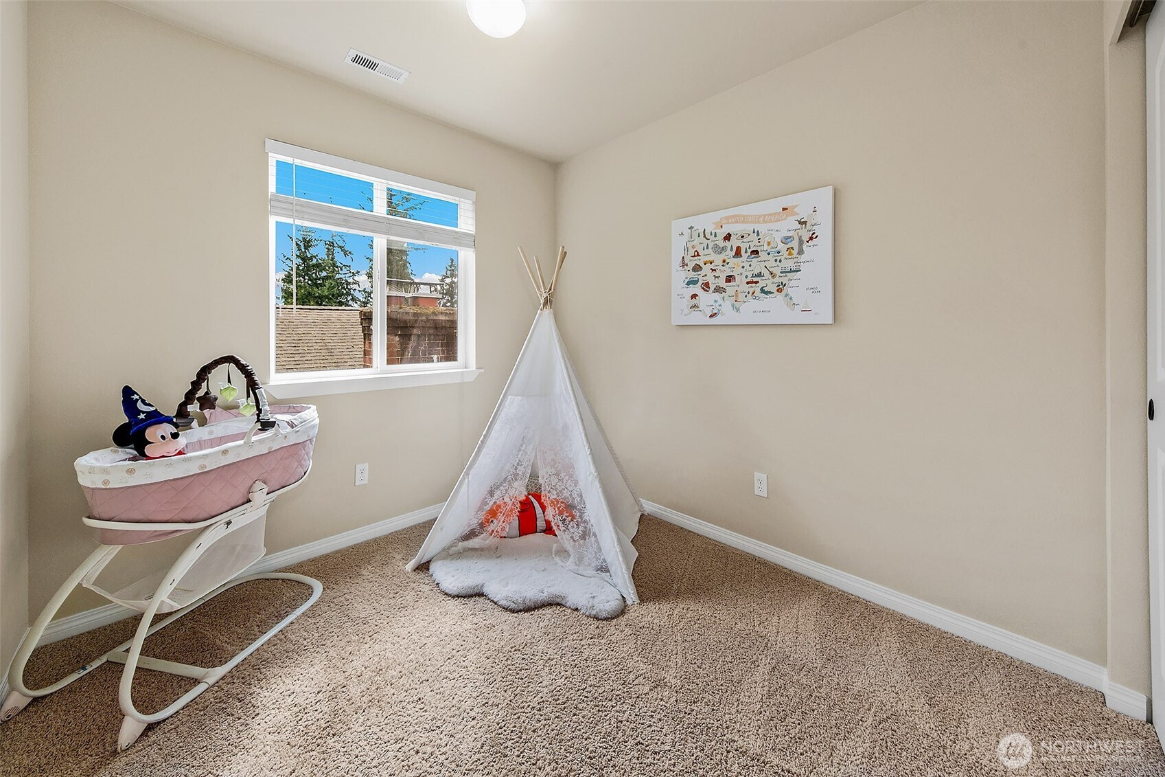 1528 211th Place NE, Sammamish, WA 98074