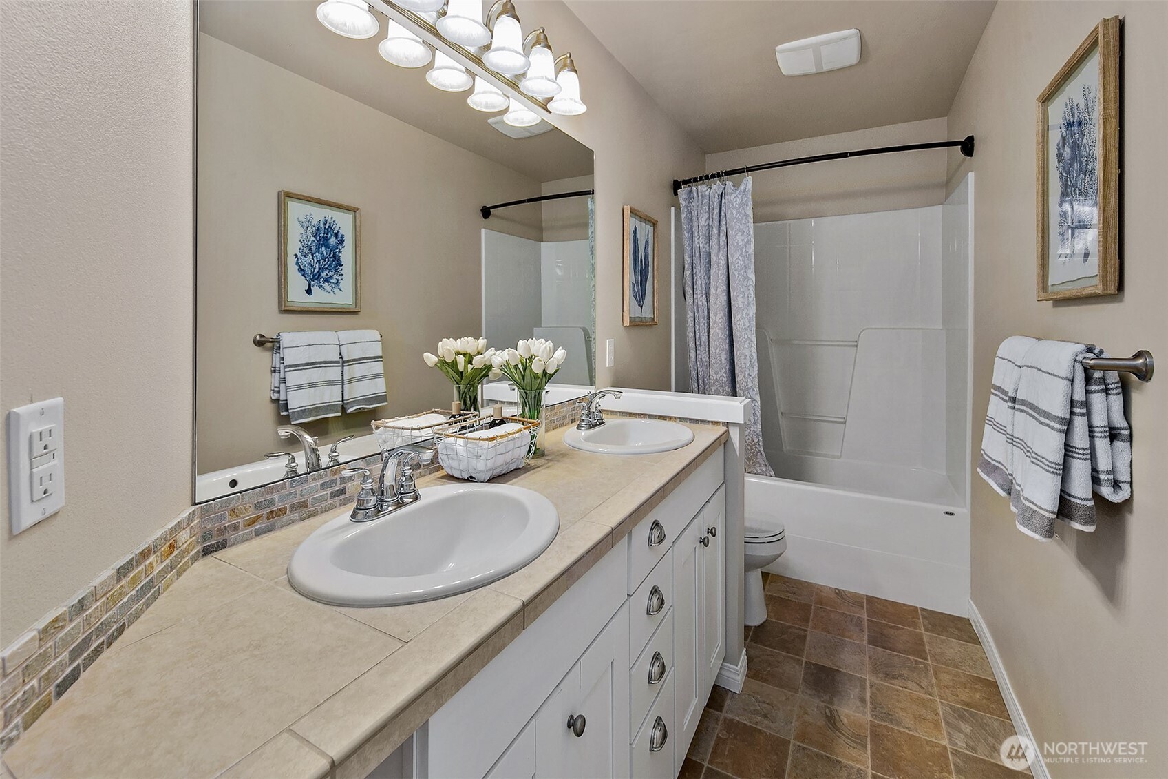 1528 211th Place NE, Sammamish, WA 98074