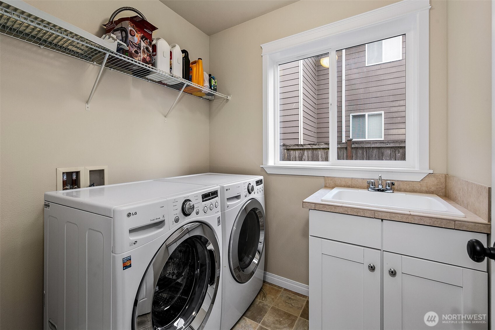 1528 211th Place NE, Sammamish, WA 98074