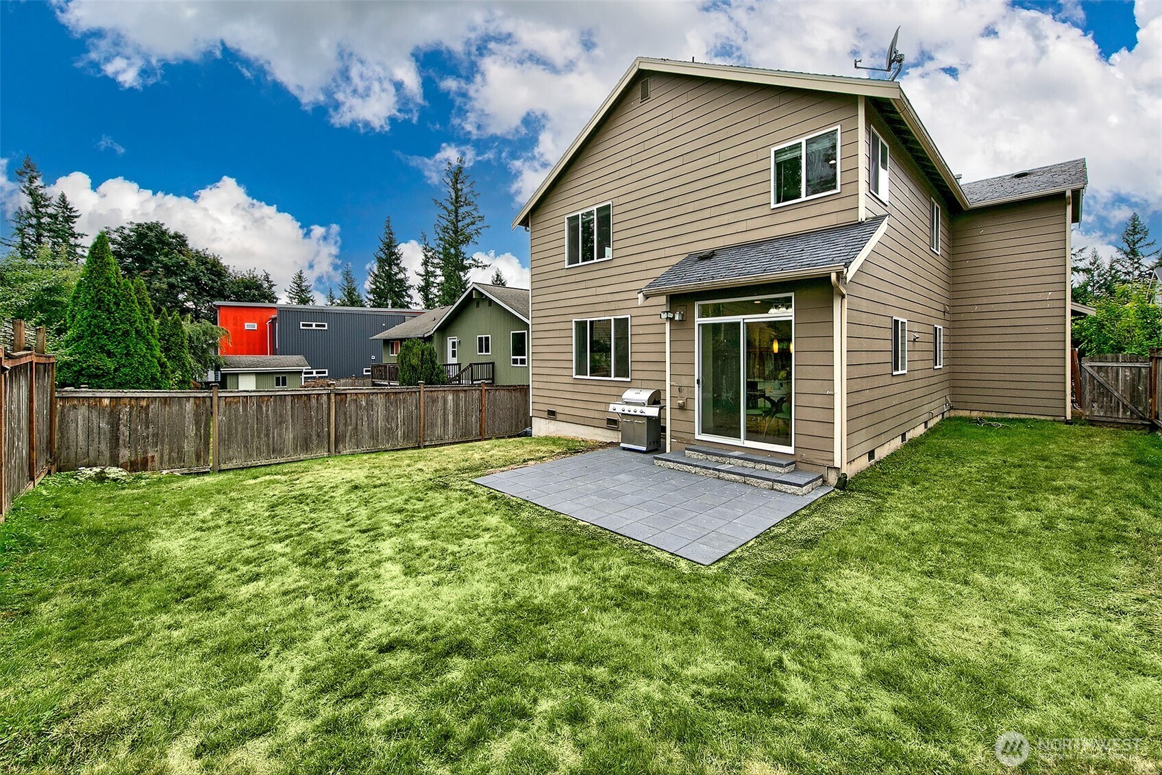 1528 211th Place NE, Sammamish, WA 98074