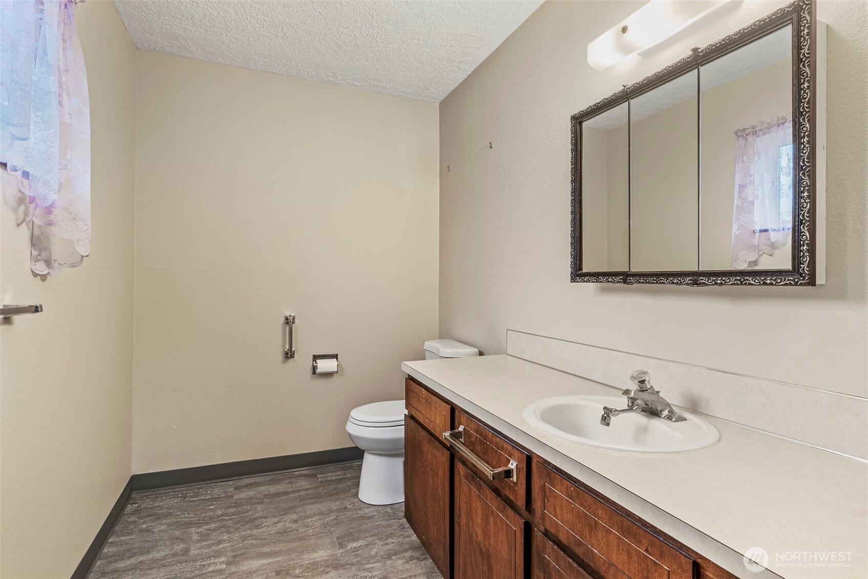 2005 Tibbetts Drive #106, Longview, WA 98632