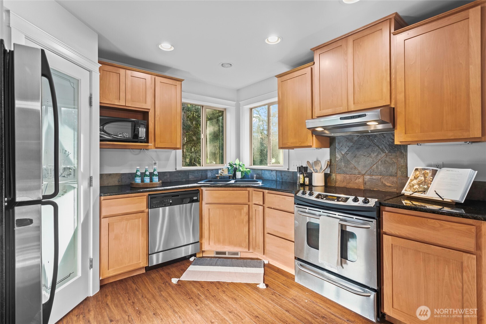 2141 107th Lane SE, Olympia, WA 98501