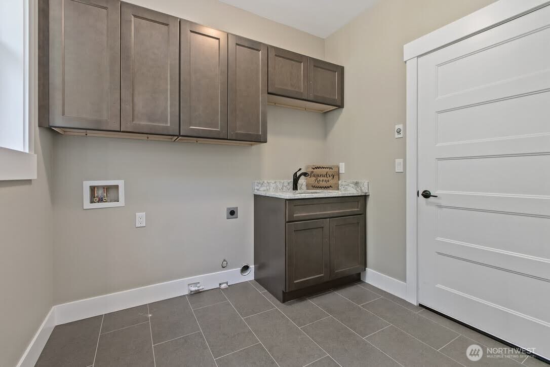 15672 N Deception Shores Drive , Anacortes, WA 98221-8266