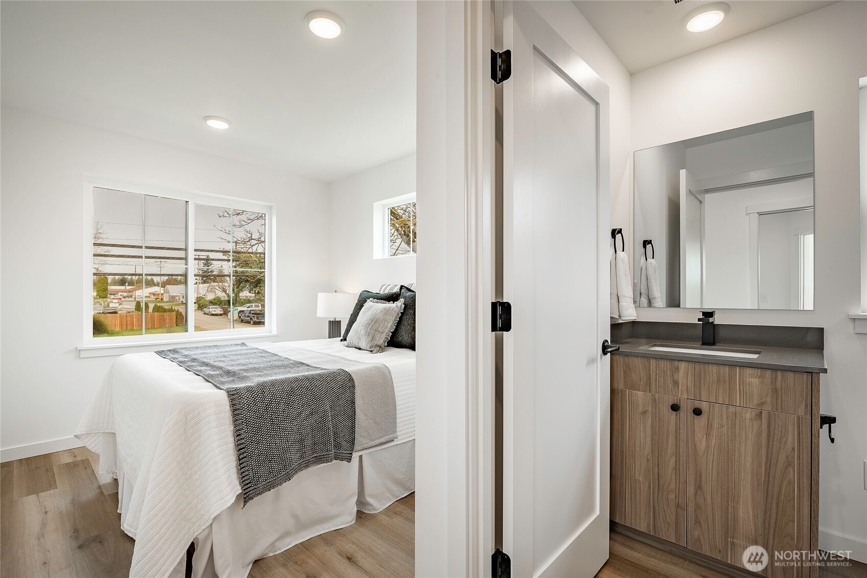 212 E Grover Street , Lynden, WA 98264